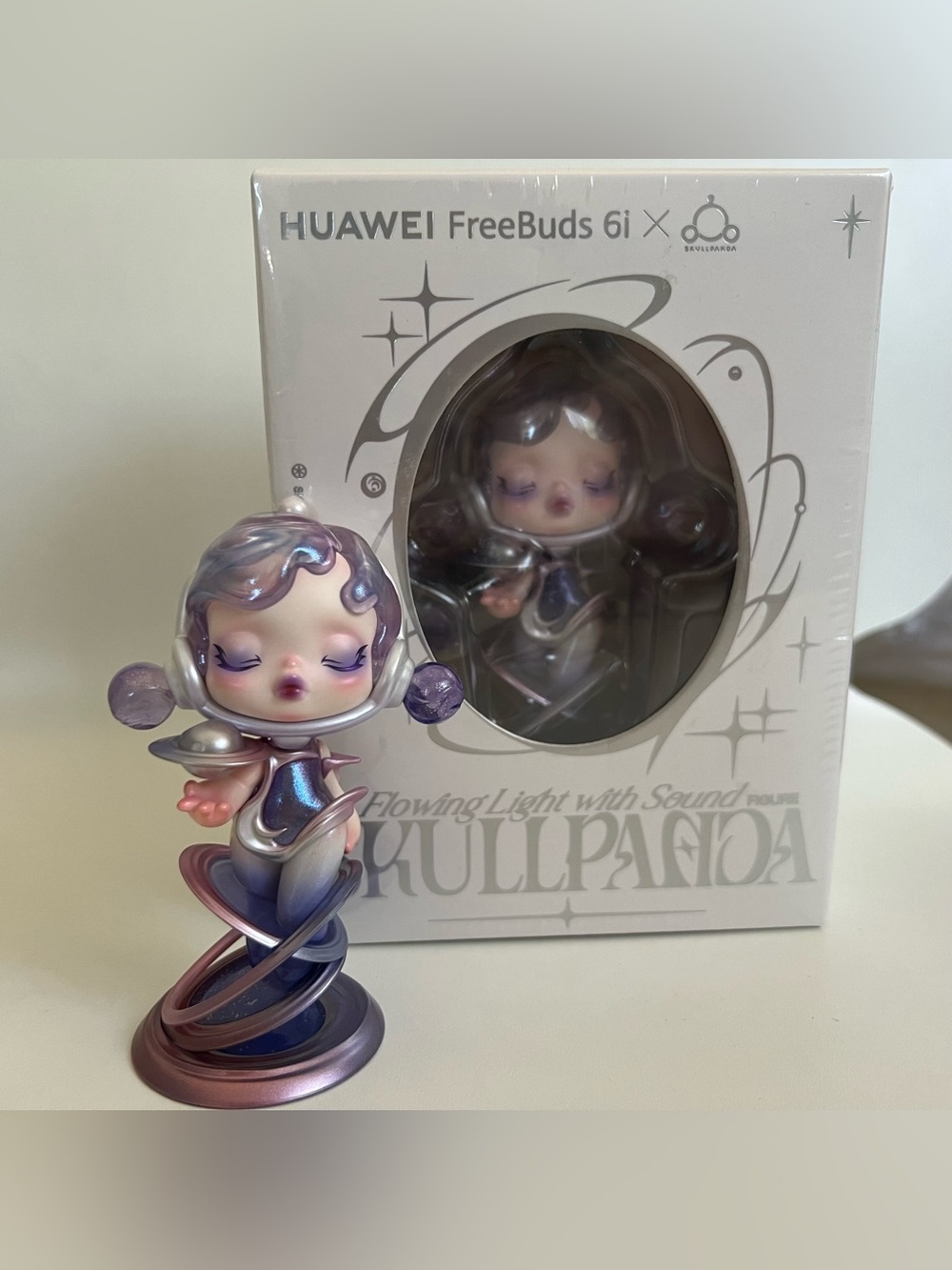 Skullpanda Flowing Light with Sound Figure